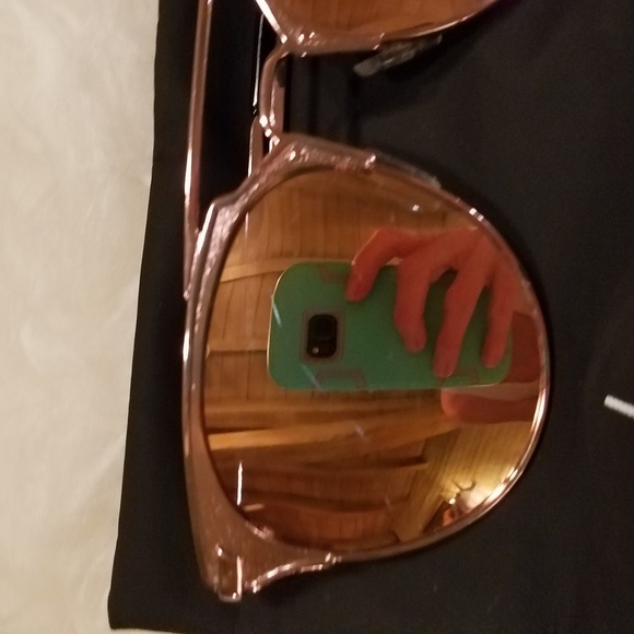 SOOOLD Quay GEMINI sunnies - Picture 5 of 8